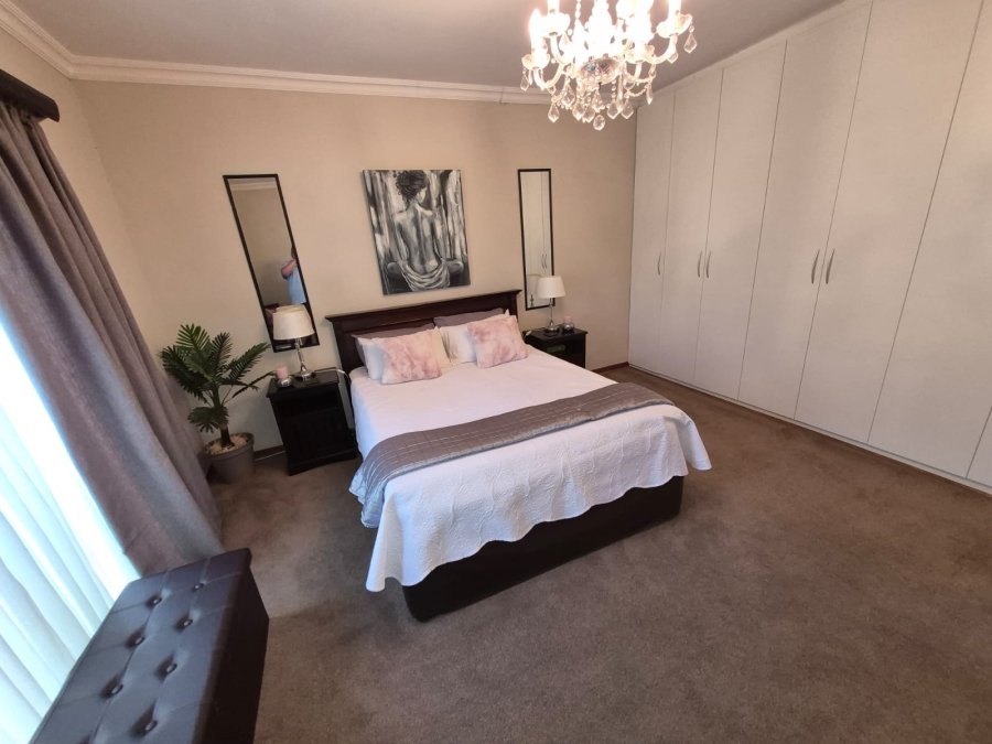 4 Bedroom Property for Sale in Royldene Northern Cape